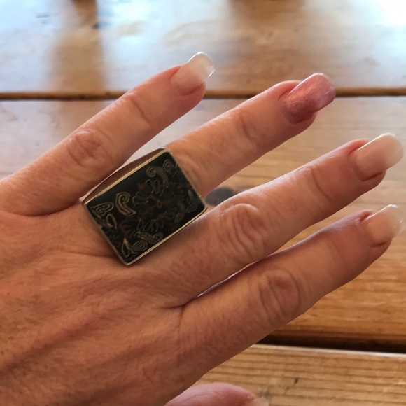 Beautiful statement ring - Picture 3 of 4